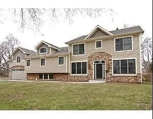 565 Juniper Dr photo 1