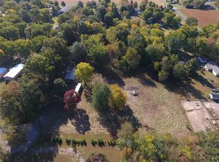 21123 Adair Rd, Carlyle, IL 62231