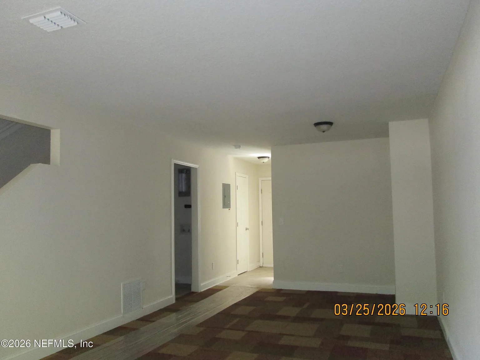 2 bed, 1.5 bath, 1056 sqft, $1,050 — Photo 4