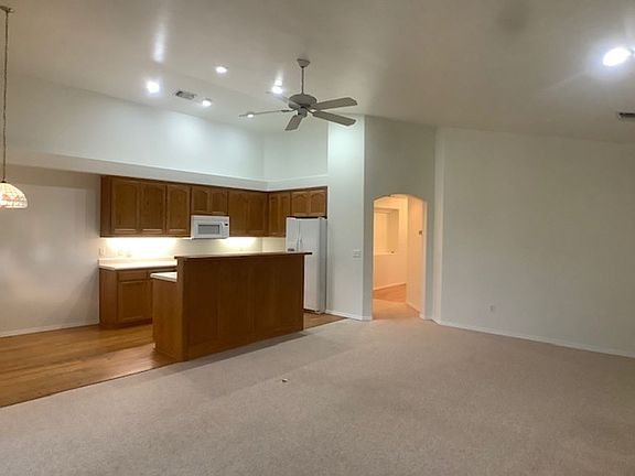 5th image of 702 Summerwood Dr