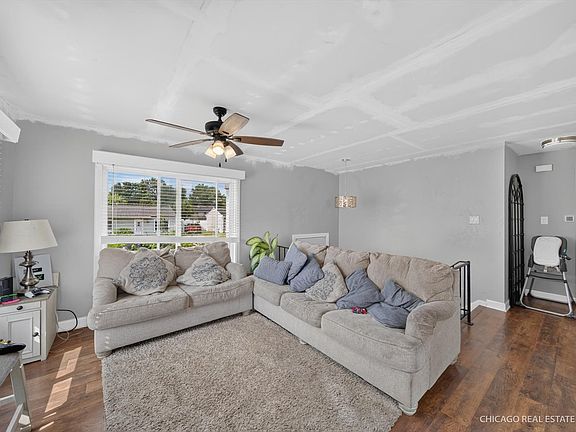 5th image of 225 Healy Ave