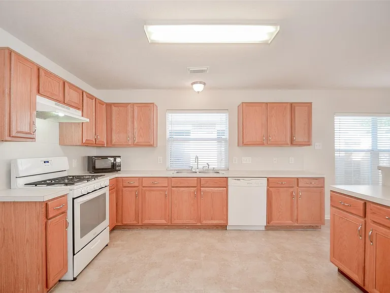 3314 Rainport Dr — Photo 11