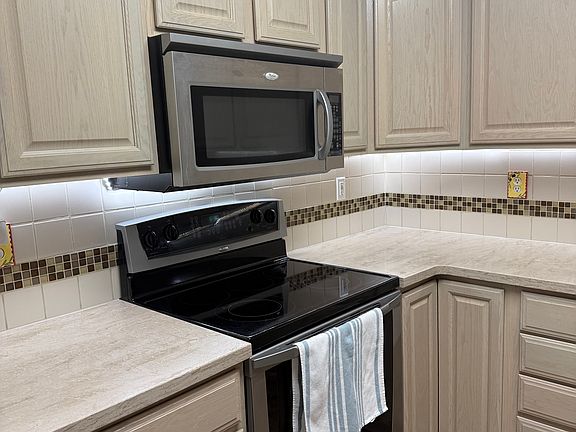 4th image of 22855 E Country Vista Dr Unit 288
