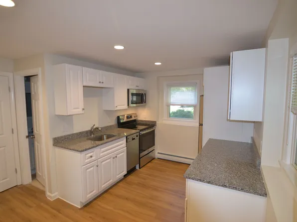 Merrimac Street Apartments - 400-402 Merrimac Street Newburyport, MA 01950, 400-402 Merrimac St #400-2, Newburyport, MA 01950
