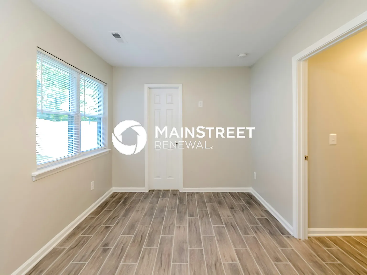 2857 Hondo Dr — Photo 4