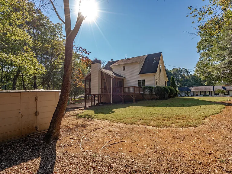 325 Dobbs Rd — Photo 25