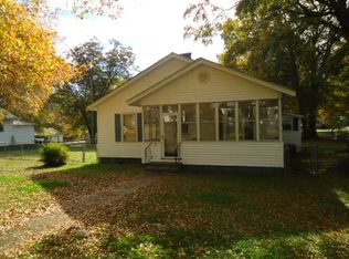 28 1st St, Inman, SC 29349