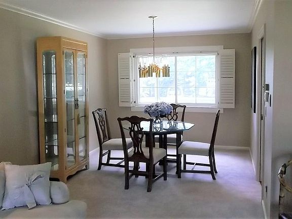 5th image of 9024 Creekview Ct