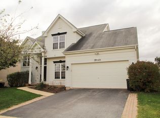 39W113 Shannon Sq, Geneva, IL 60134