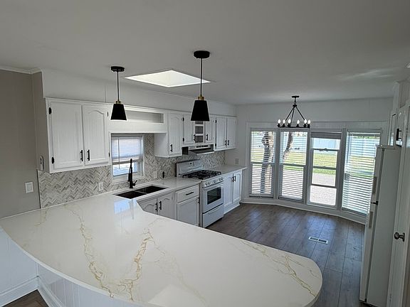 2nd image of 87 12th Ave