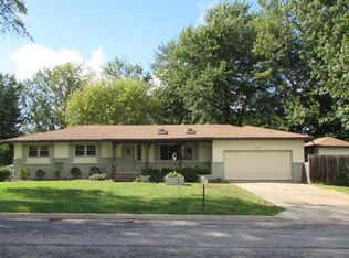4253 S Sunrise Ave, Springfield, MO 65810