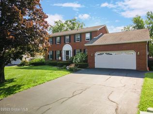 6 Coventry Ct, Latham, NY 12110
