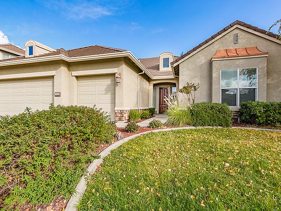 3rd image of 1893 Morella Cir
