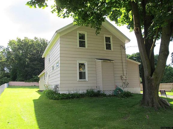 2nd image of 14 Queensbury Ave