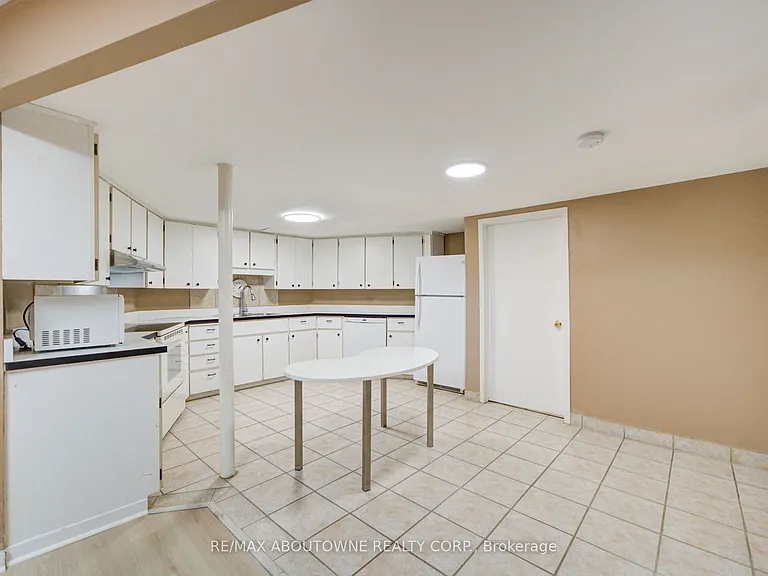 1156 Old Colony Rd #LOWER — Photo 14