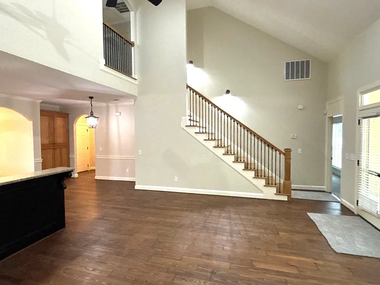 1018 Silver Lake Dr — Photo 16