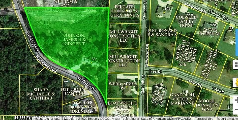 1st image of 681 Walkway Dr