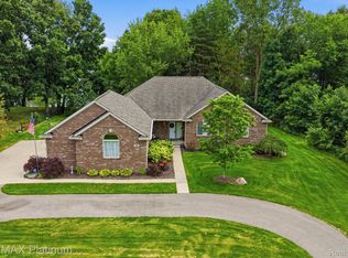 100 Fordney Pl, Howell, MI 48855