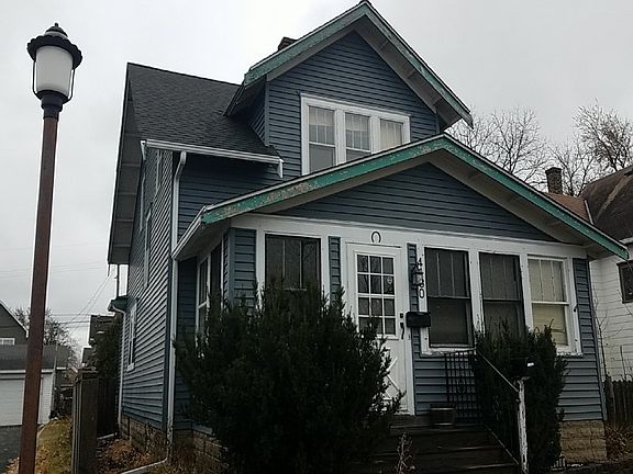 3rd image of 4130 Dupont Ave N