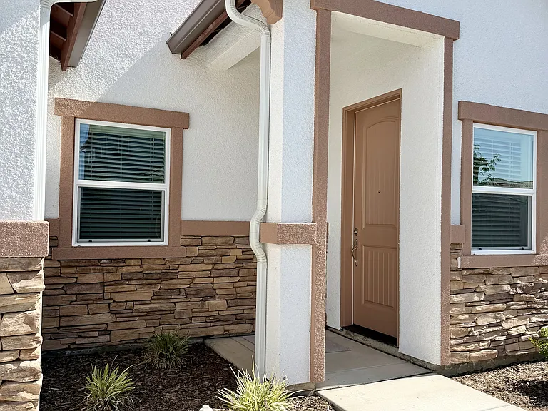 1473 Concord Way — Photo 5