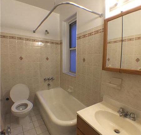 4th image of 260 Seaman Ave APT C6