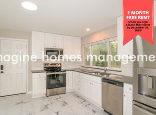 340 Lakewood Ln, Ballwin, MO