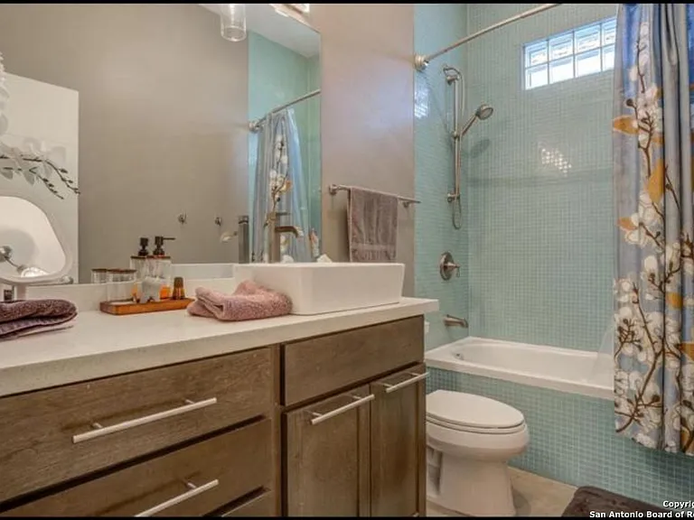 1542 N Alamo St #203 — Photo 11