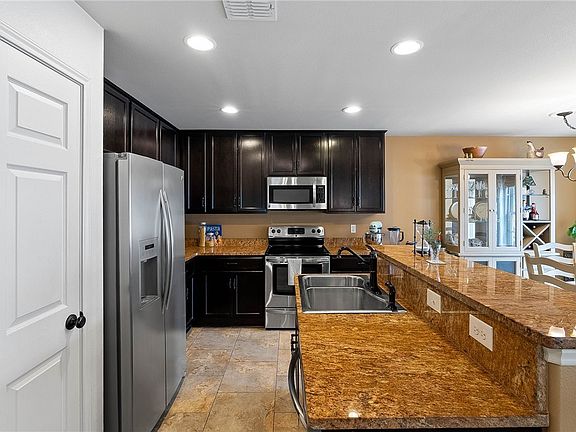 3rd image of 117 Treasure St