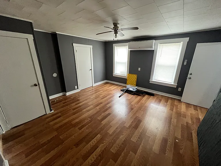 73 Orswell St #1W — Photo 1