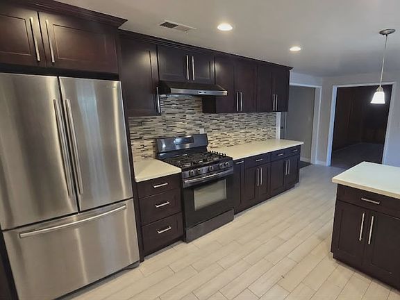 5th image of 740 Katherine Ln