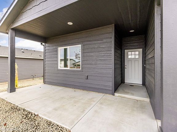 3rd image of 1006 Steptoe View Ln #13122.3209