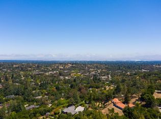 25201 La Loma Dr, Los Altos Hills, CA 94022