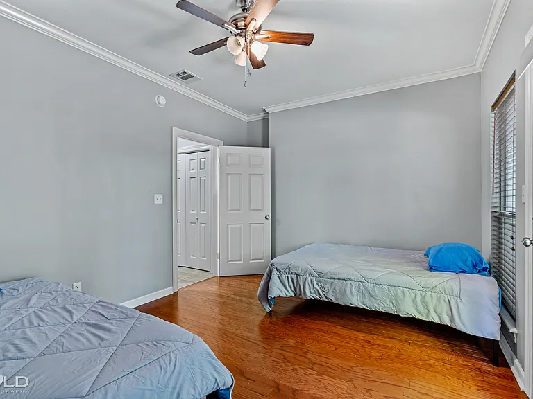 8915 Glenmora Dr — Photo 26