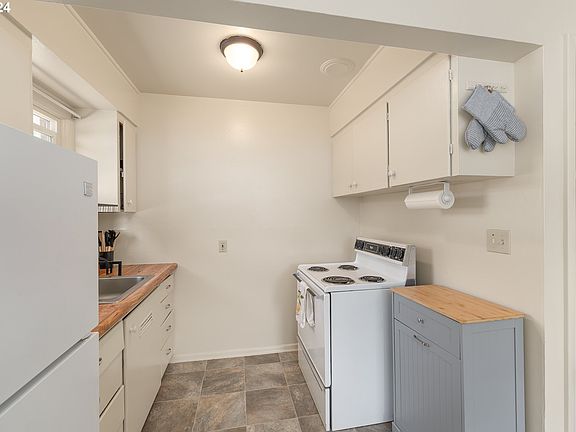 5th image of 407 NE Waite St