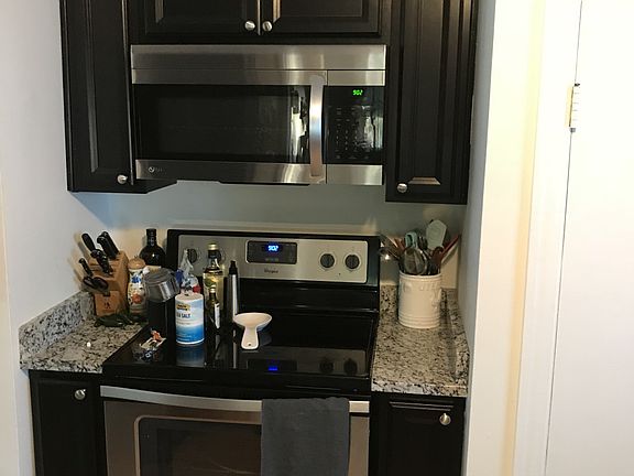 4th image of 7810 Lake Ave