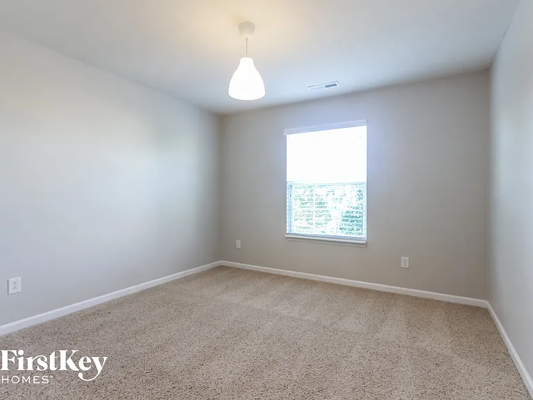11231 Dobbins Dr — Photo 10