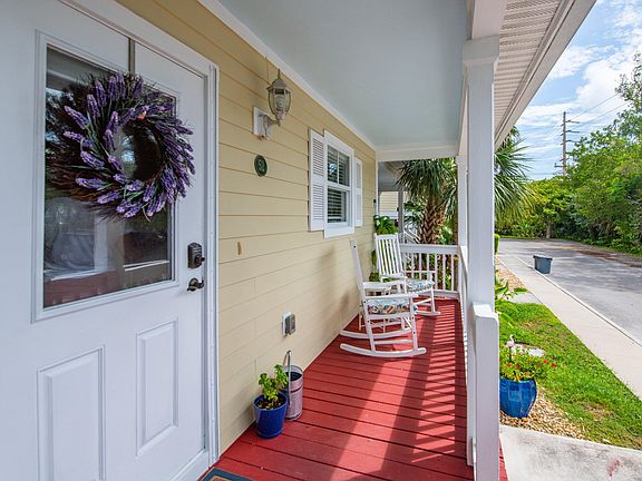4th image of 52 Coral Way