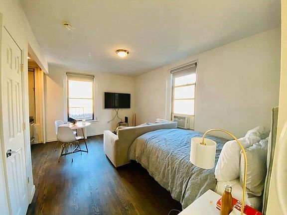 3rd image of 234 W 13th St APT 51