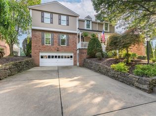 829 Ridgefield Ave, Pittsburgh, PA 15216