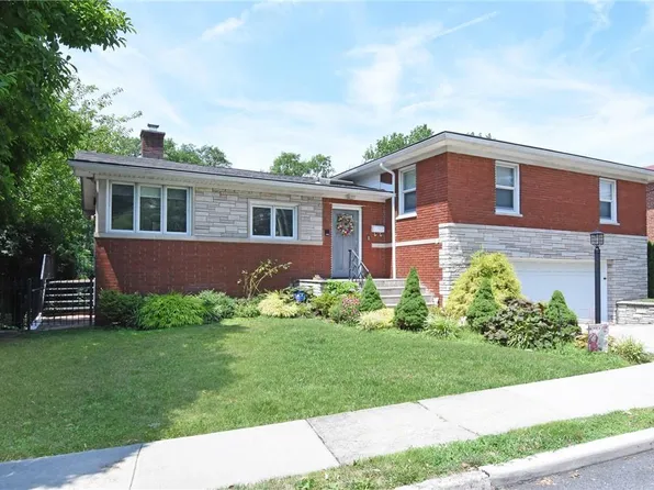 989 Split Rock Road, Pelham, NY 10803