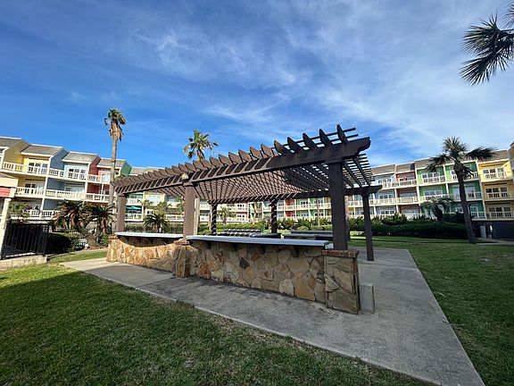2nd image of 7820A Seawall Blvd #314