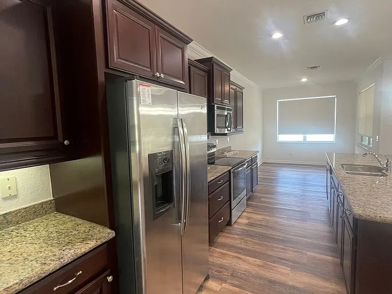 480 NW Windflower Ter — Photo 5