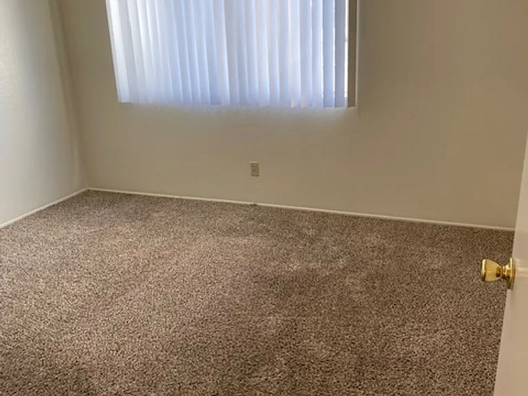 3900 El Potrero Ln #3 — Photo 7