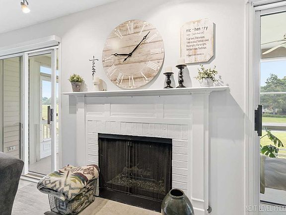 5th image of 117 Dunham Pl #117