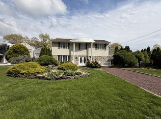 217 Audwin Dr, Islip Terrace, NY 11752