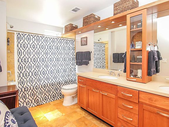 3rd image of 309 W Washington Ave Unit 800