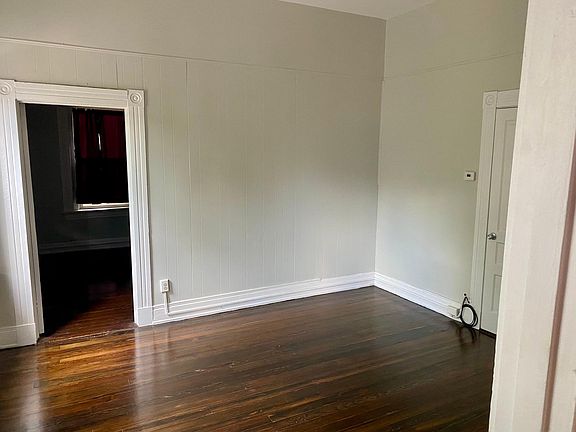 Spacious rooms with ceiling fans