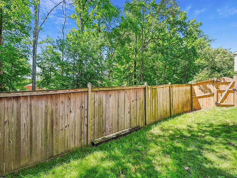 7081 Leewood Forest Dr — Photo 18