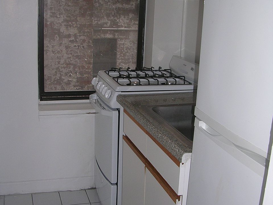 1st image of 355 E 86th St Frnt 3