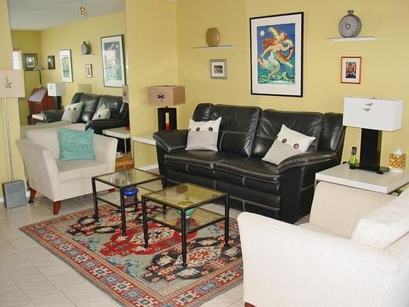 3rd image of 4061 Oakridge Dr #F